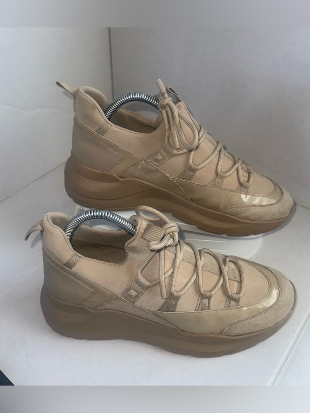 JLO JENNIFER LOPEZ Monisha Platform Sneaker, Women's Size 9M/40M Cream/Tan
